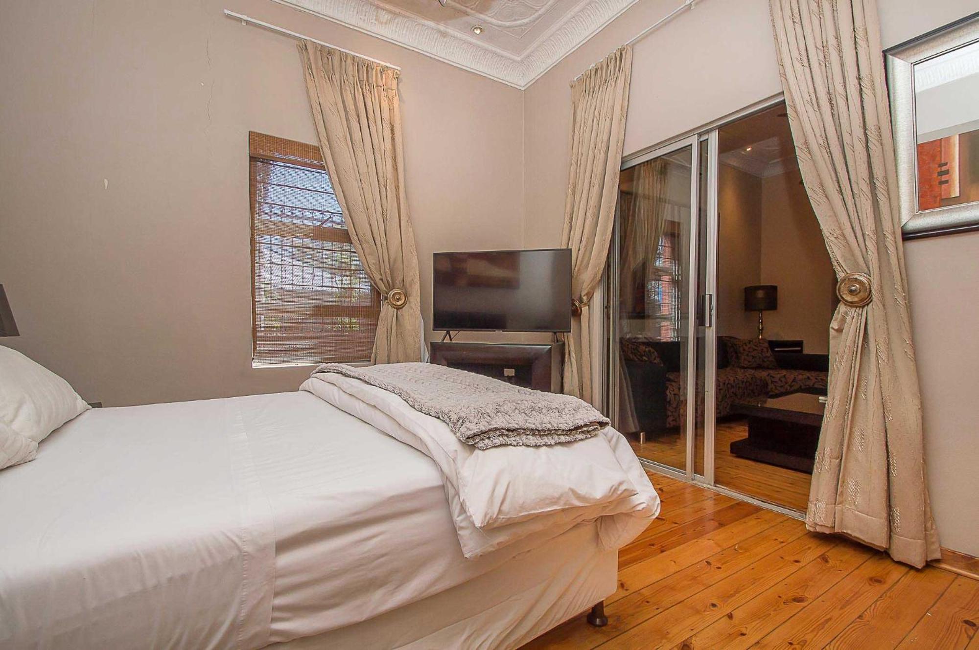 Saffron Guest House Йоганнесбурґ Екстер'єр фото
